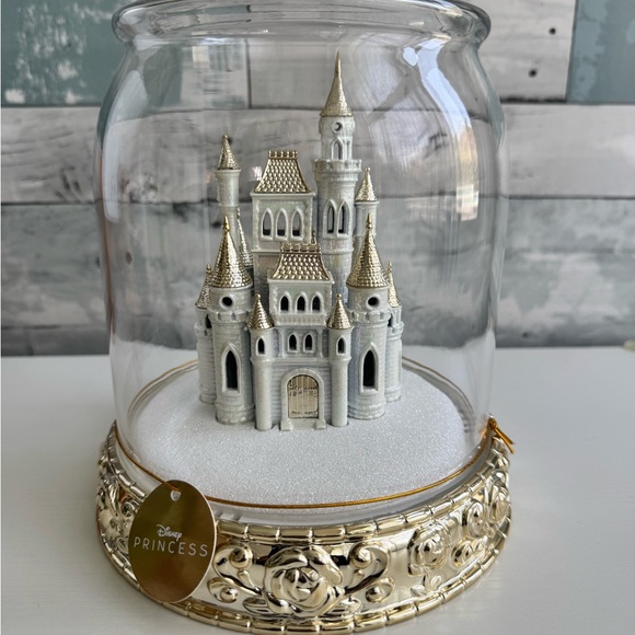 Disney Princess Castle Cloche - Picture 1 of 3